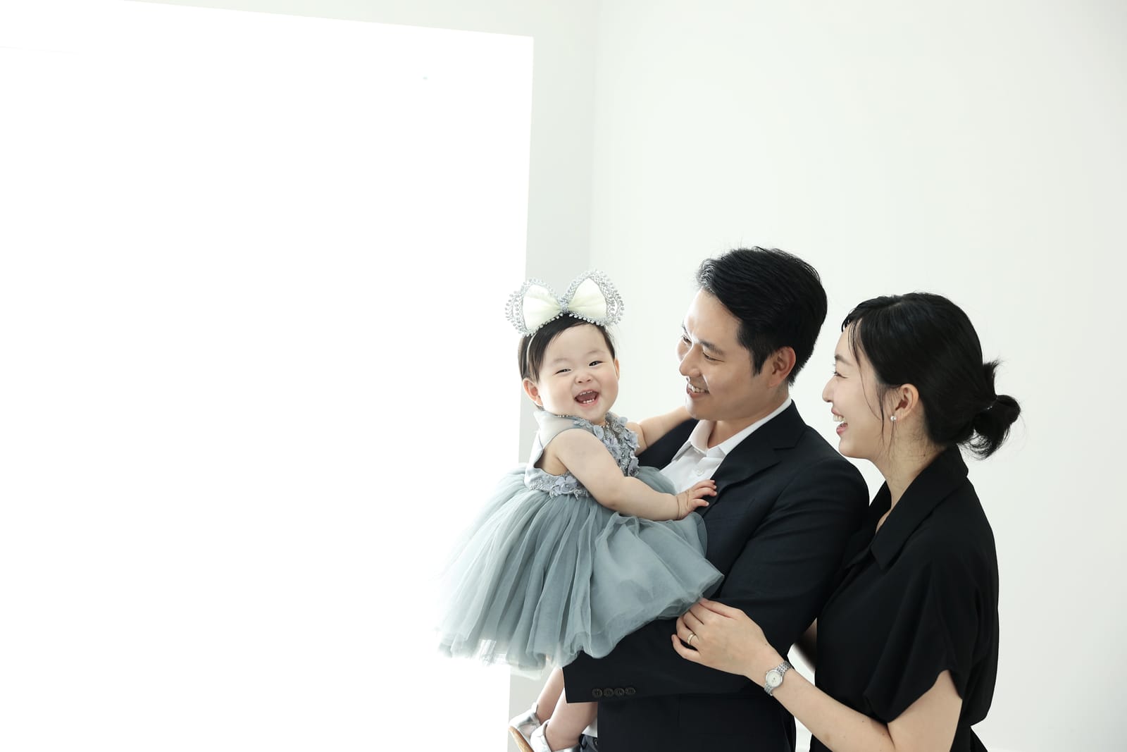 아기와 함께하는 가족사진